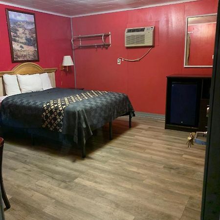 Budget Inn มอนโรวิลล์ ภายนอก รูปภาพ